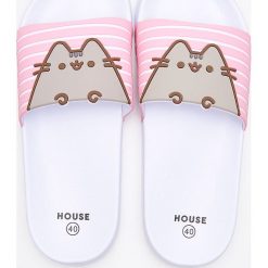 Klapki Pusheen - Wielobarwny. Klapki damskie House. W wyprzedaży za 39.99 zł.