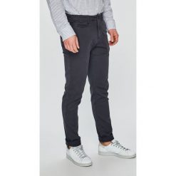 Napapijri - Spodnie. Spodnie materiałowe męskie marki Napapijri. W wyprzedaży za 459.90 zł.