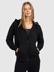 4F Bluza dresowa rozpinana z kapturem damska - czarna XS. Czarne bluzy damskie 4f, uniwersalny, bez wzorów, z dresówki, z kapturem. Za 159.99 zł.