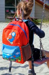 Hugger Plecak tornister dla dzieci Hugger, Let's Go! - Large, wiek 6-9 lat, wzór Monster Skaters Red. Czerwone torby i plecaki dziecięce Hugger. Za 164.25 zł.