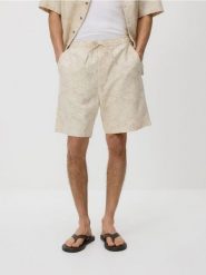 Bawełniane szorty regular - beżowy. Brązowe szorty męskie Reserved, l, bez wzorów, z bawełny. Za 119.99 zł.