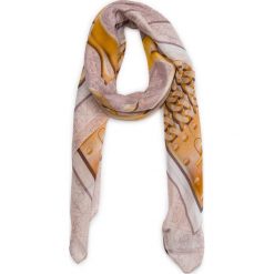 Chusta GUESS - Prisma Scarves AW8098 VIS03 STO. Szaliki i chusty damskie marki Guess. Za 219.00 zł.
