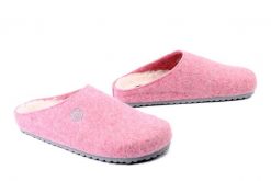 DR. BRINKMANN 320261-42 rosa, kapcie damskie. Czerwone kapcie damskie Dr. Brinkmann, bez wzorów. Za 153.47 zł.