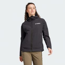 Kurtka Terrex Multi Softshell. Czarne kurtki sportowe damskie Adidas, xl, bez wzorów, z materiału, bez kaptura, trekkingowe. Za 529.00 zł.