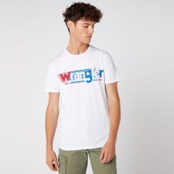 MĘSKI T-SHIRT WRANGLER SS TEE WHITE W7D2FQ989 112131749. Białe t-shirty męskie Wrangler, m, bez wzorów, bez kołnierzyka. Za 69.99 zł.
