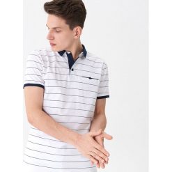 Koszulka polo w paski - Biały. Koszulki polo męskie marki House. Za 49.99 zł.