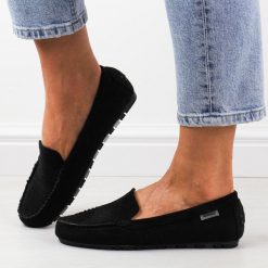 Czarne ażurowe zamszowe mokasyny damskie Potocki 09301. Czarne mokasyny damskie POTOCKI, z zamszu, eleganckie. Za 149.00 zł.