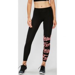 Only Play - Legginsy Darlene. Szare legginsy damskie Only Play, z nadrukiem, z bawełny. W wyprzedaży za 69.90 zł.