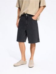 Jeansowe szorty baggy - czarny. Czarne szorty męskie Reserved, bez wzorów, z denimu. Za 139.99 zł.