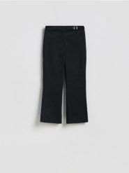 Spodnie z bawełną - czarny. Czarne spodnie materiałowe damskie Reserved, bez wzorów, z bawełny. Za 139.99 zł.