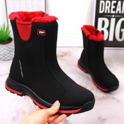 Czarne śniegowce wodoodporne DK SoftShell 15101. Czarne śniegowce i trapery damskie DK, z materiału. Za 159.99 zł.