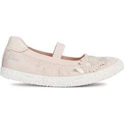 Geox baleriny dziewczęce Kilwi 24 różowe. Czerwone baleriny dziewczęce Geox, na lato, bez wzorów, z materiału, eleganckie, bez zapięcia. W wyprzedaży za 205.00 zł.