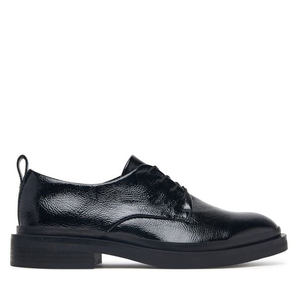 Oxfordy Clarks. Czarne półbuty damskie Clarks, bez wzorów, bez obcasa, bez zapięcia. Za 389.99 zł.