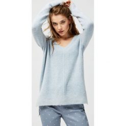 Sweter oversize. Swetry damskie MOODO, l, bez wzorów, bez kołnierzyka, bez ramiączek, bez kaptura. Za 49.99 zł.