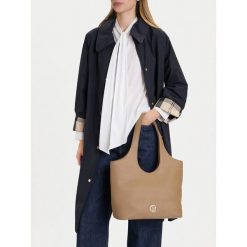 Torebka Beverly Hills Polo Club. Brązowe torebki do ręki damskie Beverly Hills Polo Club, bez wzorów, klasyczne, bez dodatków. Za 199.99 zł.