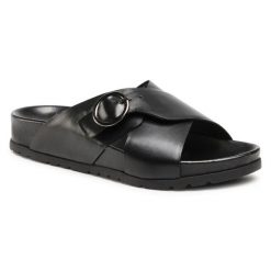 Klapki Lasocki. Czarne klapki damskie Lasocki, bez wzorów, bez obcasa. Za 71.99 zł.