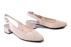 RIEKER 47060-60 beige, czółenka damskie. Brązowe czółenka damskie Rieker, bez wzorów, bez obcasa, bez zapięcia. Za 299.90 zł.