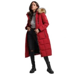 Damska długa kurtka z wykończeniem ze sztucznego futra Superdry Everest. Czerwone kurtki damskie Superdry., bez wzorów, bez kaptura. Za 845.25 zł.