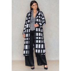 NA-KD Płaszcz w kratę - Black,Multicolor. Czarne płaszcze damskie NA-KD, w paski, z materiału. Za 364.95 zł.
