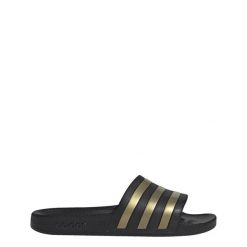 Klapki adilette Aqua. Czarne klapki damskie Adidas, bez wzorów, sportowe, bez obcasa. Za 99.95 zł.