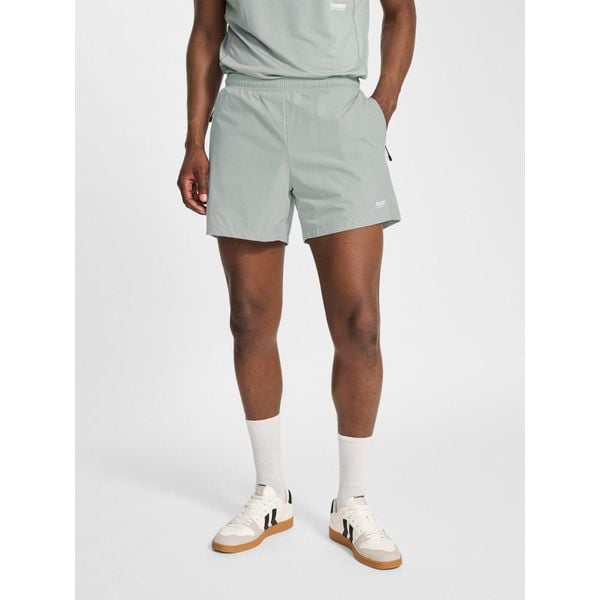 Szorty Hummel Pulse. Szare krótkie spodenki sportowe męskie Hummel, bez wzorów, na fitness i siłownię. Za 220.00 zł.