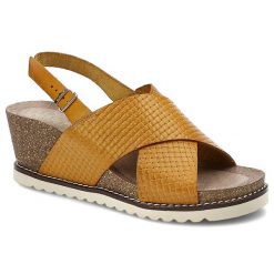 Żółte Sandały Yokono Wygodne Buty Na Koturnie. Żółte klapki damskie Yokono, bez wzorów, ze skóry, bez obcasa, na koturnie, bez zapięcia. Za 309.00 zł.
