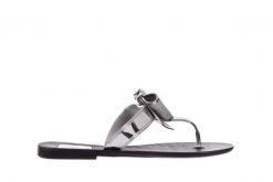 Japonki T&G Fashion 22-118 Black, Czarny/ Srebro, Guma - 35-36. Czarne klapki damskie TG, z aplikacjami, z gumy, bez obcasa. W wyprzedaży za 26.10 zł.