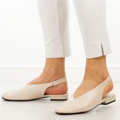 Beżowe baleriny damskie Potocki 20335. Brązowe czółenka damskie POTOCKI, bez wzorów, z jeansu, biznesowe, bez obcasa, na obcasie, bez zapięcia. Za 149.00 zł.