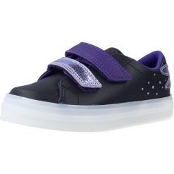 Buty CLARKS FLARE FLY T Czarny. Czarne obuwie sportowe damskie Clarks, bez wzorów, ze skóry, na fitness i siłownię. Za 218.99 zł.