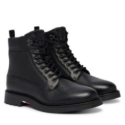 Trzewiki Tommy Hilfiger. Czarne botki męskie Tommy Hilfiger, bez wzorów, casualowe, bez zapięcia. Za 799.99 zł.
