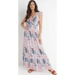 Jasnoniebieska Sukienka z Wiskozy Yenek. Niebieskie sukienki damskie Born2be, na imprezę, l, z aplikacjami, z wiskozy, eleganckie, bez kołnierzyka, bez ramiączek, maxi, kopertowe. Za 74.99 zł.