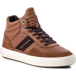 Sneakersy TOMMY HILFIGER - Lightweight Material FM0FM01702 Cognac 606. Brązowe półbuty na co dzień męskie Tommy Hilfiger, z materiału, klasyczne, bez zapięcia. W wyprzedaży za 349.00 zł.