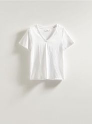 T-shirt regular z dekoltem V - biały. Białe t-shirty damskie Reserved, l, bez wzorów, z bawełny, bez kołnierzyka. W wyprzedaży za 25.99 zł.