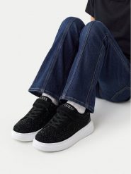 Guess Sneakersy EO-V9-27006 Czarny. Czarne buty sportowe dziewczęce Guess, z aplikacjami, ze skóry, bez zapięcia. Za 279.99 zł.