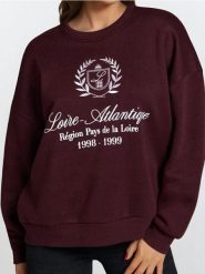 Bluza crewneck - czerwony. Czerwone bluzy damskie Sinsay, l, bez wzorów, bez kaptura. W wyprzedaży za 35.99 zł.