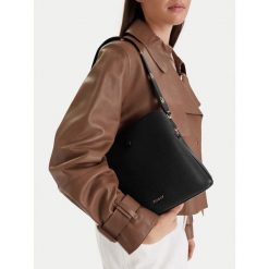 Torebka JENNY. Czarne torebki do ręki damskie Jenny, bez wzorów, klasyczne, bez dodatków. Za 129.99 zł.