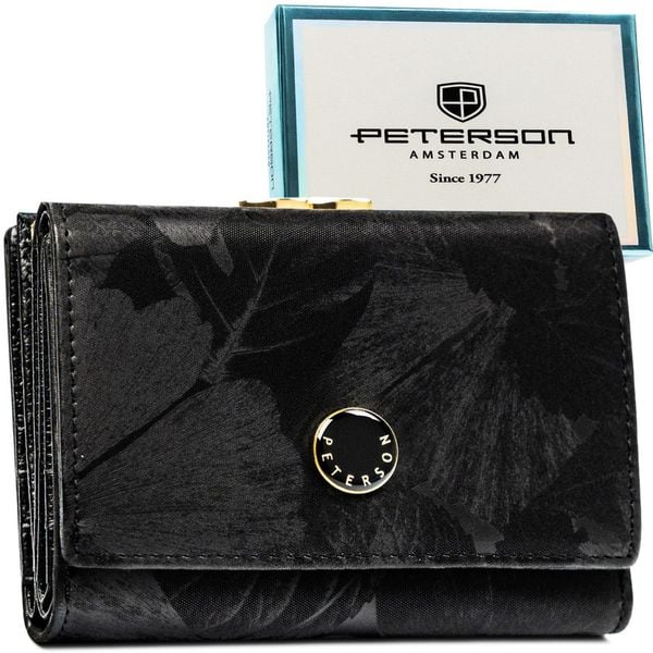 Elegancki portfel damski ze skóry naturalnej i ekologicznej w czarnym kolorze Peterson PTN PS15-09-MLF. Czarne portfele damskie Peterson, bez wzorów, ze skóry. Za 119.99 zł.