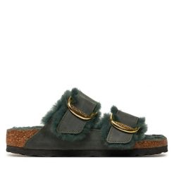 Klapki Birkenstock. Zielone klapki damskie Birkenstock, bez wzorów, bez obcasa. Za 819.99 zł.
