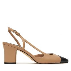 Czółenka Guess. Brązowe czółenka damskie Guess, z aplikacjami, bez obcasa, bez zapięcia. Za 449.99 zł.