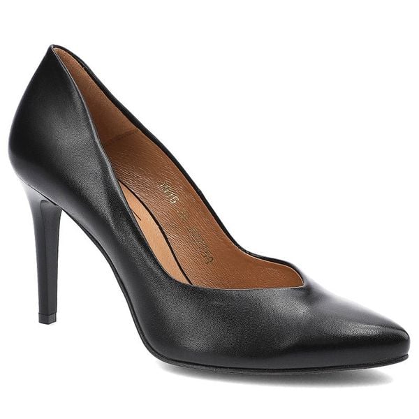 Czółenka damskie Clasicco, cholewka ze skóry naturalnej wnętrze wykończone skórą wkładka skórzana obcas smukły nosek wąski, czarne, 1916. Czarne czółenka damskie Clasicco, bez wzorów, z jeansu, biznesowe, bez obcasa, na obcasie, bez zapięcia. Za 314.99 zł.