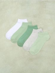 Skarpetki 4 pack - zielony. Zielone skarpety damskie Sinsay, bez wzorów. W wyprzedaży za 11.99 zł.