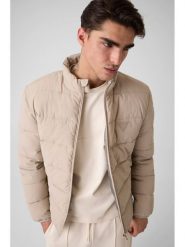 Guess Kurtka przejściowa 182064 Beżowy Classic Fit. Brązowe kurtki męskie Guess, l, z aplikacjami, bez kaptura. Za 564.99 zł.