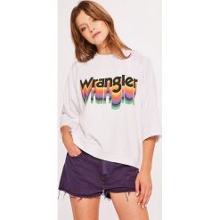 Wrangler - Bluza. Szare bluzy damskie Wrangler, z nadrukiem, z bawełny. Za 199.90 zł.