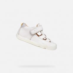 Sandały GEOX B STEPPIEUP BOY Biały. Białe sandały męskie Geox, ze skóry, bez zapięcia. Za 206.99 zł.