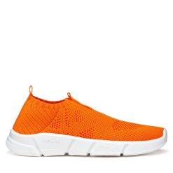 Sneakersy Geox. Białe trampki i tenisówki chłopięce Geox, bez wzorów, bez zapięcia. Za 159.99 zł.