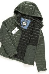 DAMSKA KURTKA PRZEJŚCIOWA WRANGLER PUFFER JACKET VETIVER GREEN W4112Y4T7. Zielone kurtki damskie Wrangler, xs, bez wzorów, bez kaptura. Za 289.99 zł.