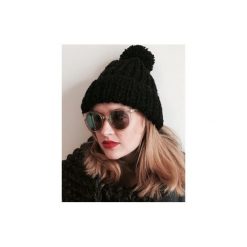 Czapka czarna z pomponem. Czapki i kapelusze damskie marki Miw collection. Za 99.00 zł.