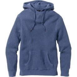 Sweter z kapturem Regular Fit bonprix niebieski dżins melanż. Swetry przez głowę męskie marki Giacomo Conti. Za 59.99 zł.