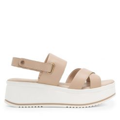 Sandały Lasocki. Brązowe klapki damskie Lasocki, bez wzorów, bez obcasa, na koturnie, bez zapięcia. Za 159.99 zł.