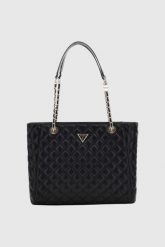 GUESS Czarna torebka damska Giully. Czarne torebki do ręki damskie Guess, z aplikacjami, ze skóry ekologicznej, klasyczne, bez dodatków. W wyprzedaży za 474.99 zł.